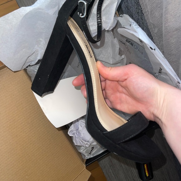 Fashion Nova Black Block Heel Sandals (brand new ) - Picture 2 of 4